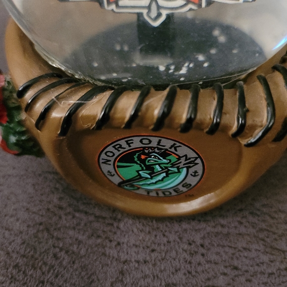2017 Norfolk Tides 25th Anniversary Snow Globe. - Picture 3 of 6